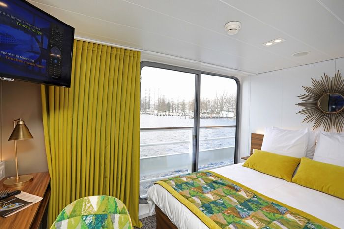 Upper Deck 1 Bed Single Cat A
